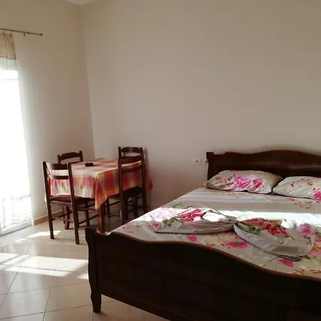 Art Apartahotel Ksamil